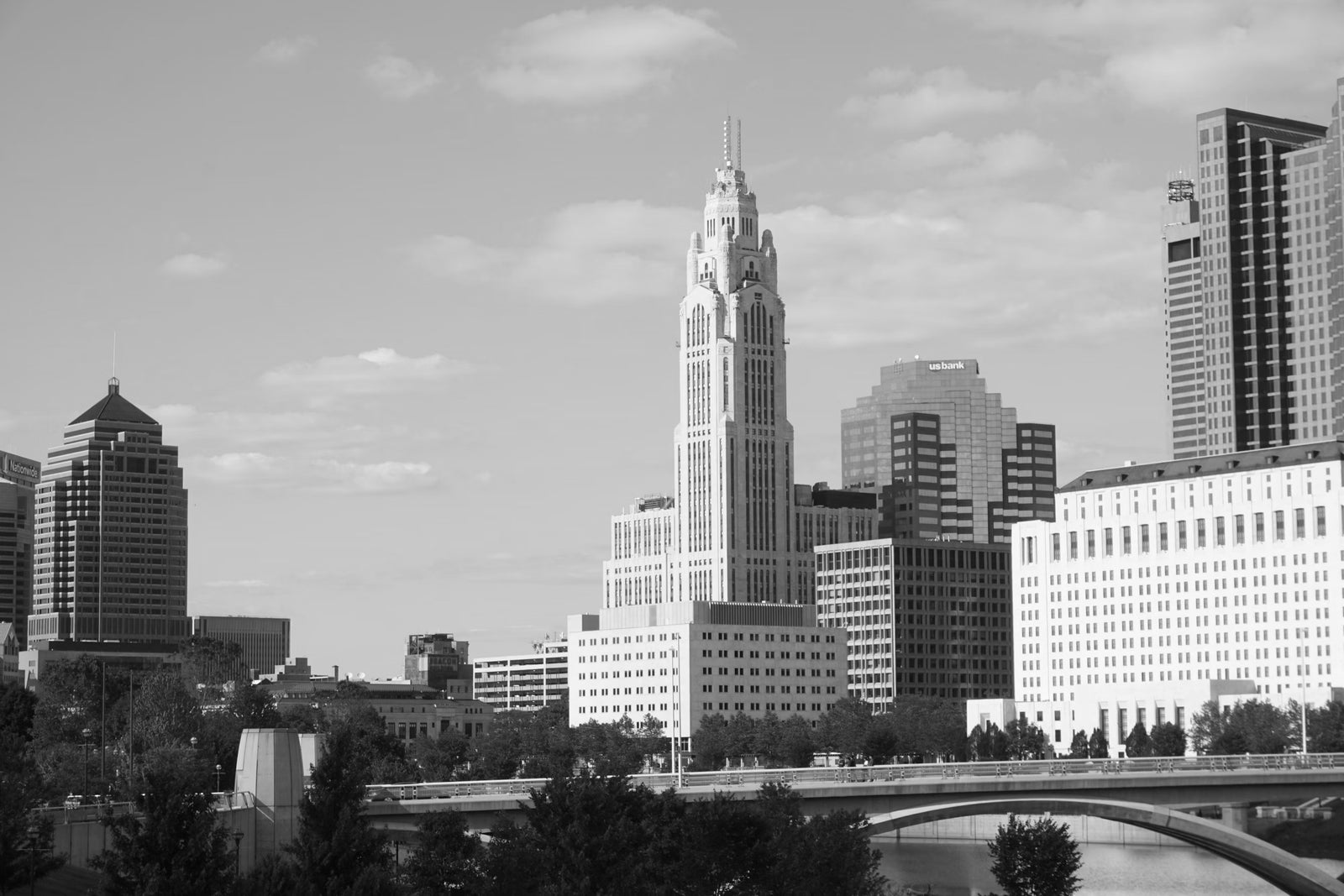 Black and white cityscape view of Columbus Ohio